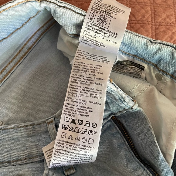 👖Levi’s 711 Skinny Stretchy JeansHoles, Distressed LightWash Leggings Size 30 - Picture 7 of 12